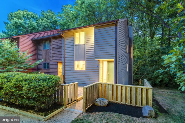 Contemporary townhome with new front deck, 1946 Winterport Cluster, Reston, VA