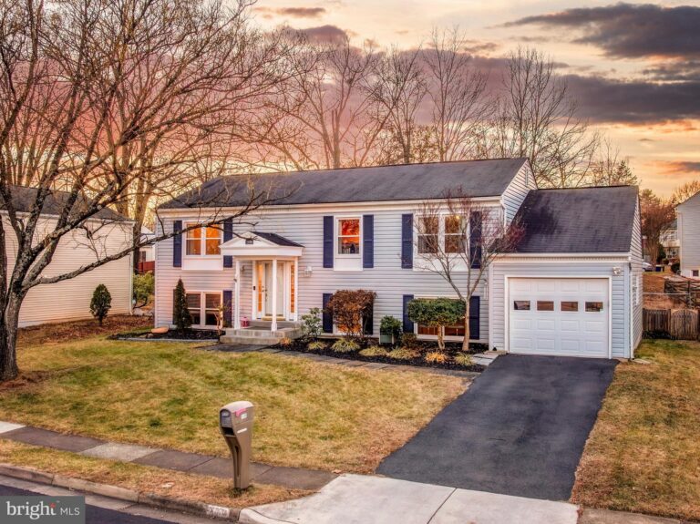 Split-level home with driveway, 1109 Devon Street, Herndon, VA