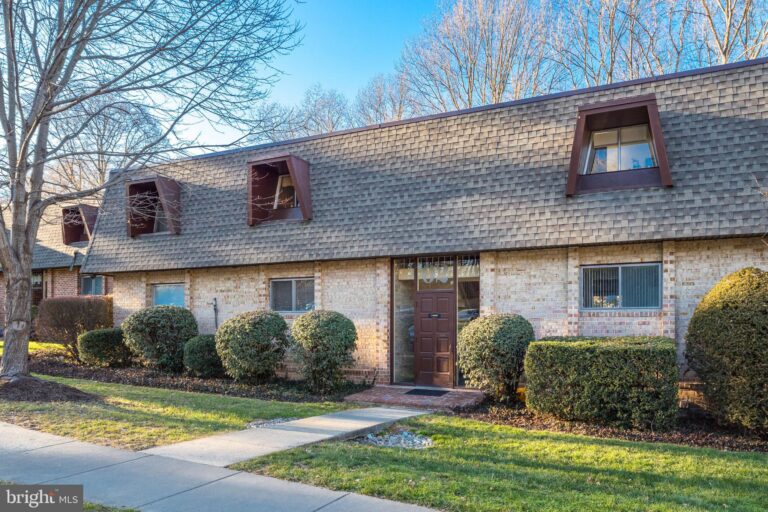 One-story condominium building with dormers, 11604 Vantage Hill Road 12B, Reston, VA