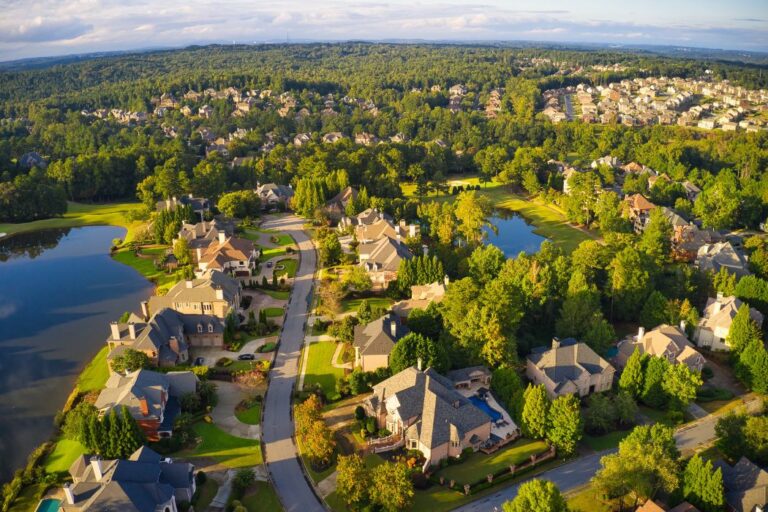Aerial view of homes and ponds in an Oakton, Virginia neighborhood