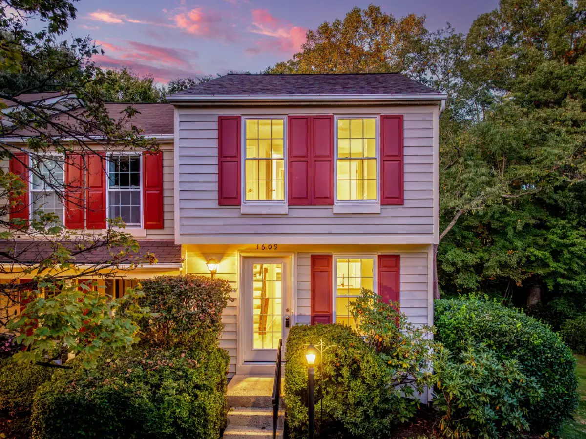 Colonial home with red shutters in Fairfax County, Virginia