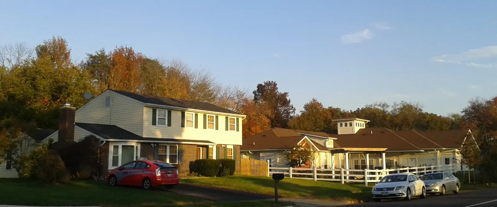 Homes in Burke, Virginia in autumn