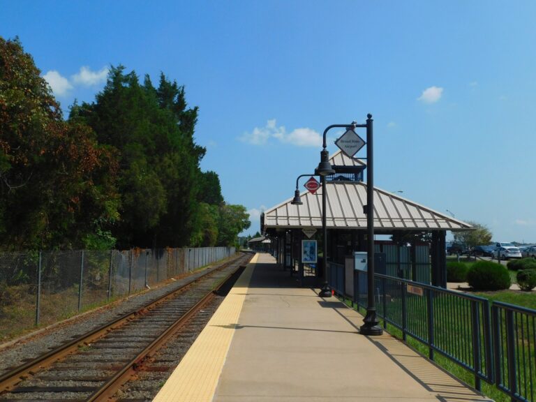 The platform at the VRE Broad Run station, the end of the Manassas Line